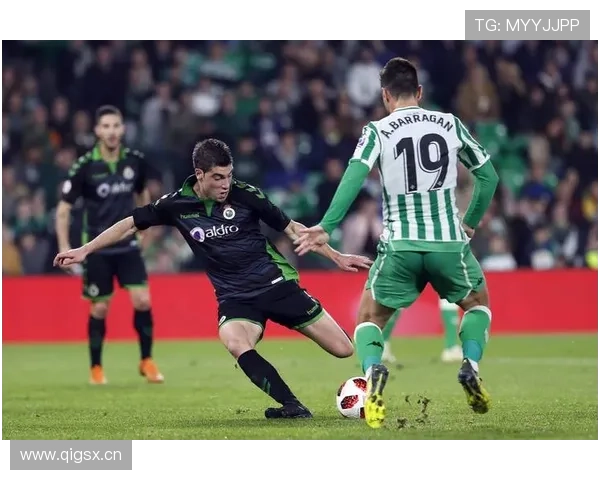 巴萨进攻层次缺失及配合停滞现象，赛季表现稳定性面临考验