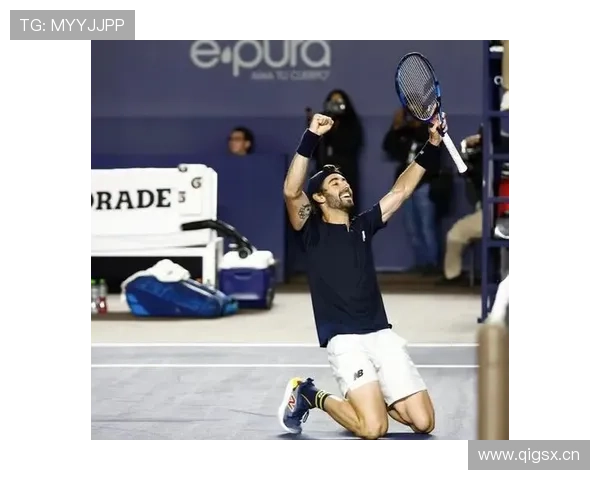 乔丹·汤普森场上像职业刺客，场下像隔壁超市的大叔