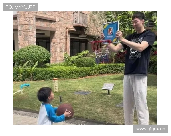 周琦出门背个包像拎着20万，我看着工资条沉默