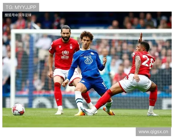 切尔西阵容臃肿加剧轮换困境，问题核心在于管理失控而非人数过多