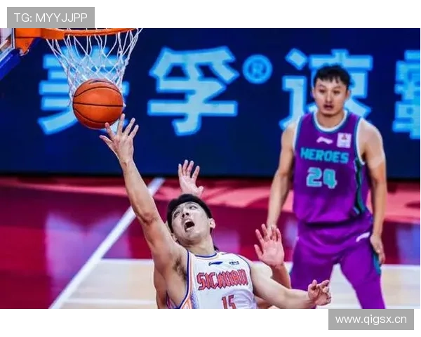 篮下干扰球的准确定义：何时构成违例？